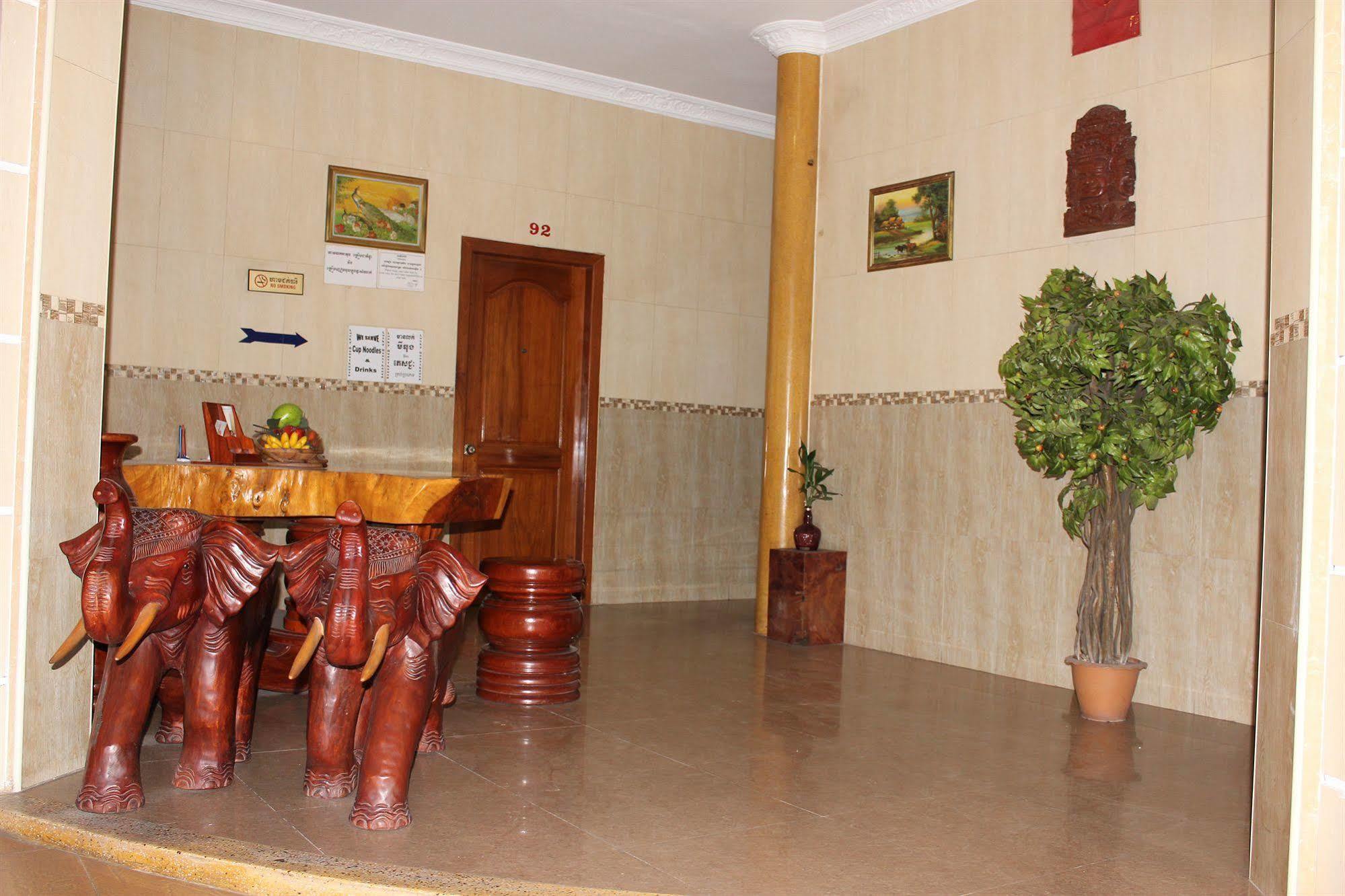 Lucky 1 Guesthouse Phnom Penh Dış mekan fotoğraf
