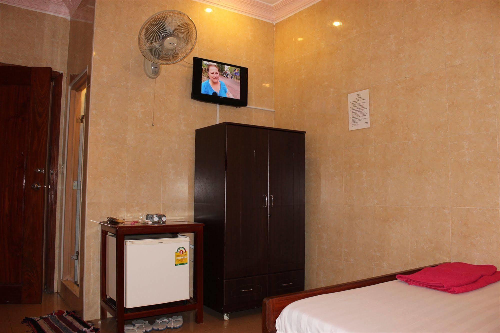 Lucky 1 Guesthouse Phnom Penh Dış mekan fotoğraf