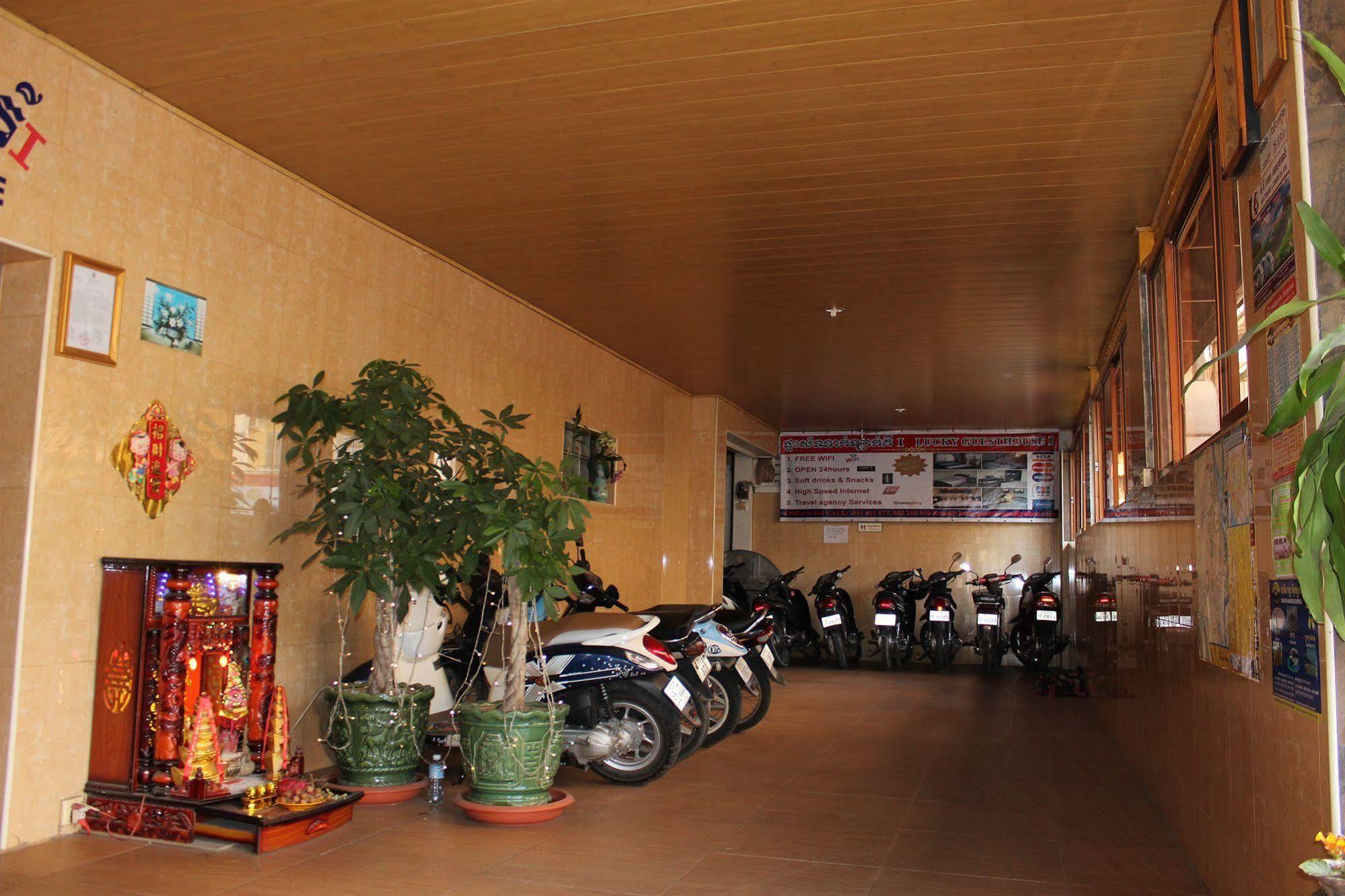 Lucky 1 Guesthouse Phnom Penh Dış mekan fotoğraf
