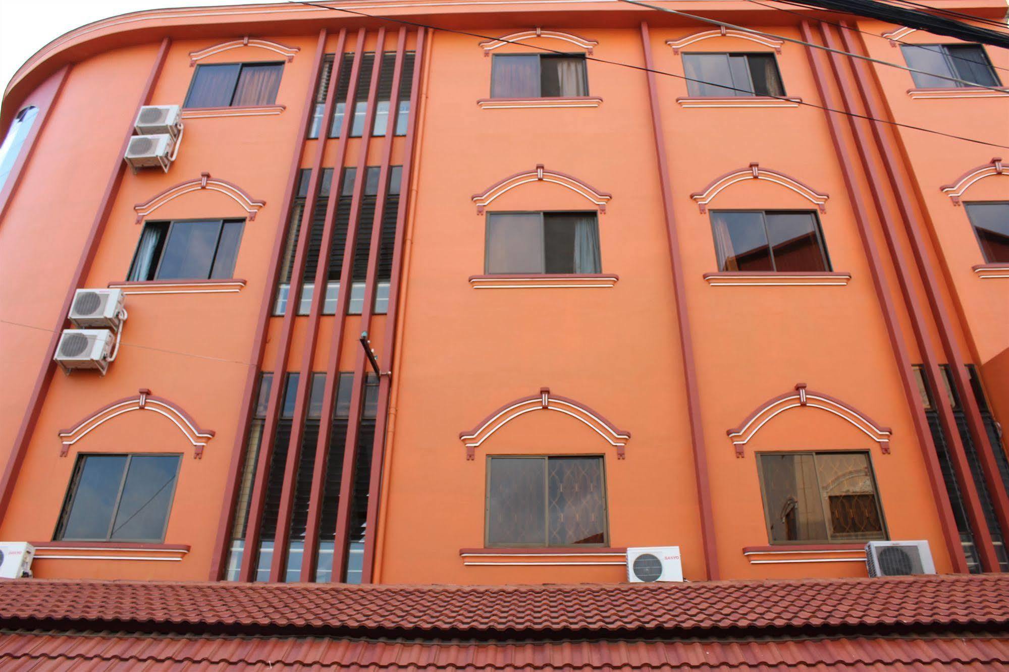 Lucky 1 Guesthouse Phnom Penh Dış mekan fotoğraf