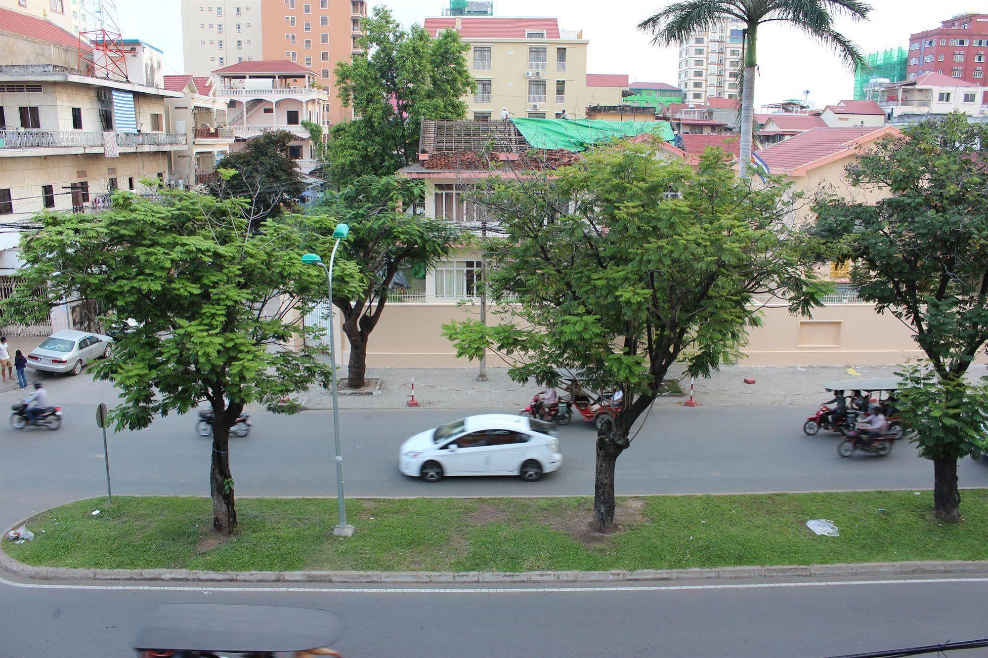 Lucky 1 Guesthouse Phnom Penh Dış mekan fotoğraf